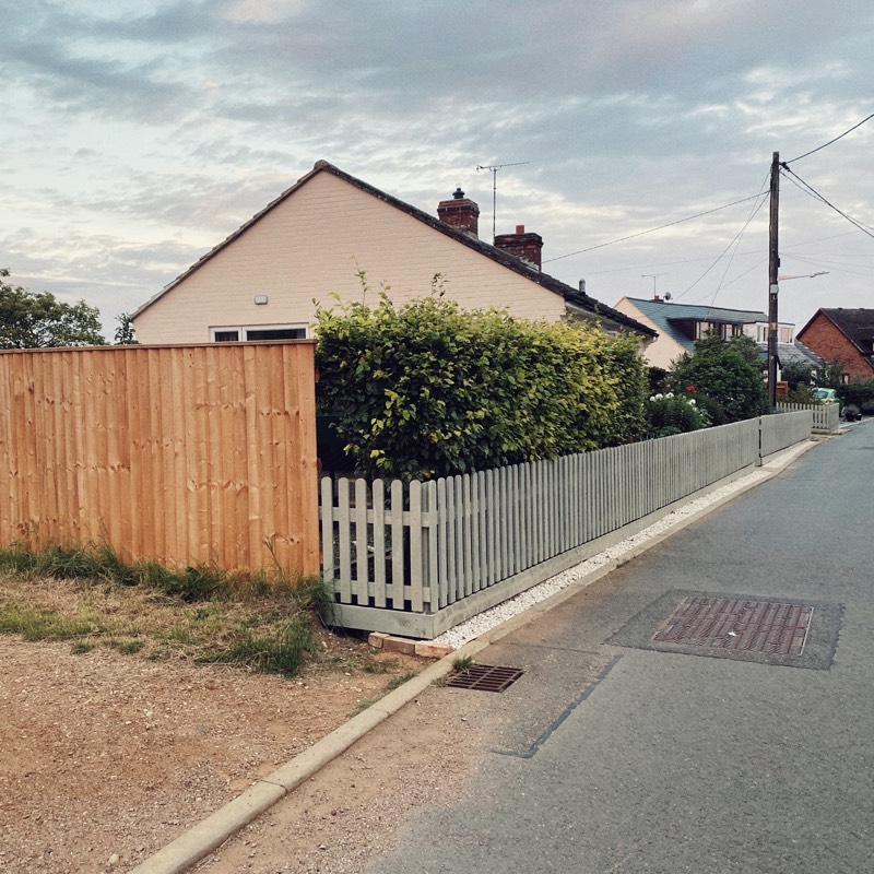 House picken fence DIY project